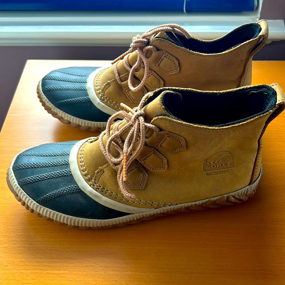 Sorel out and about plus boot
